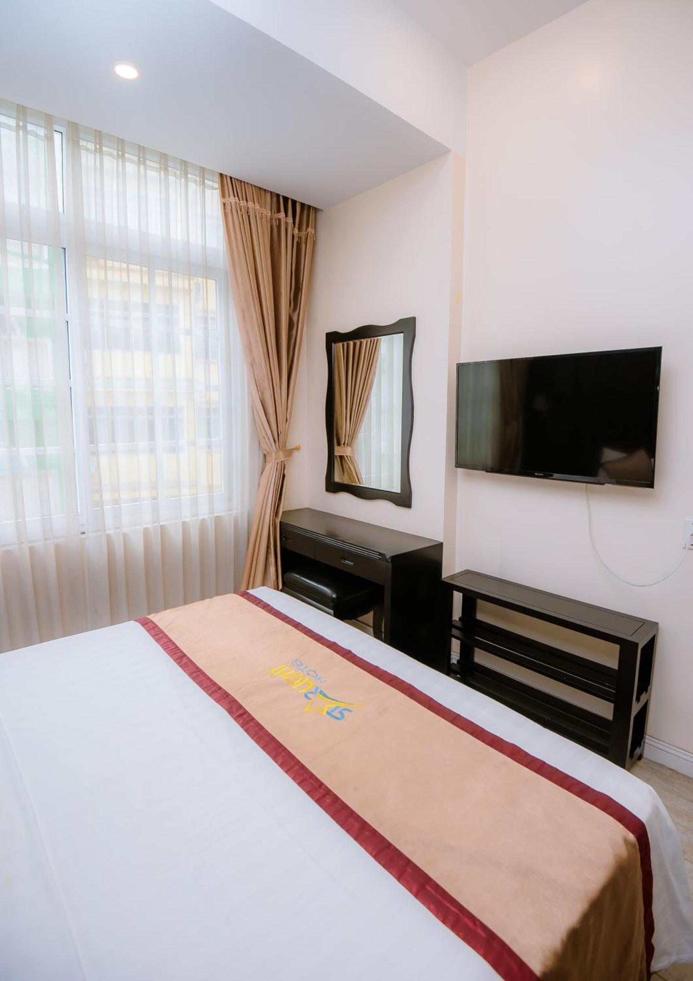 Halong Starlight Inn & Travel Ha Long Exterior photo
